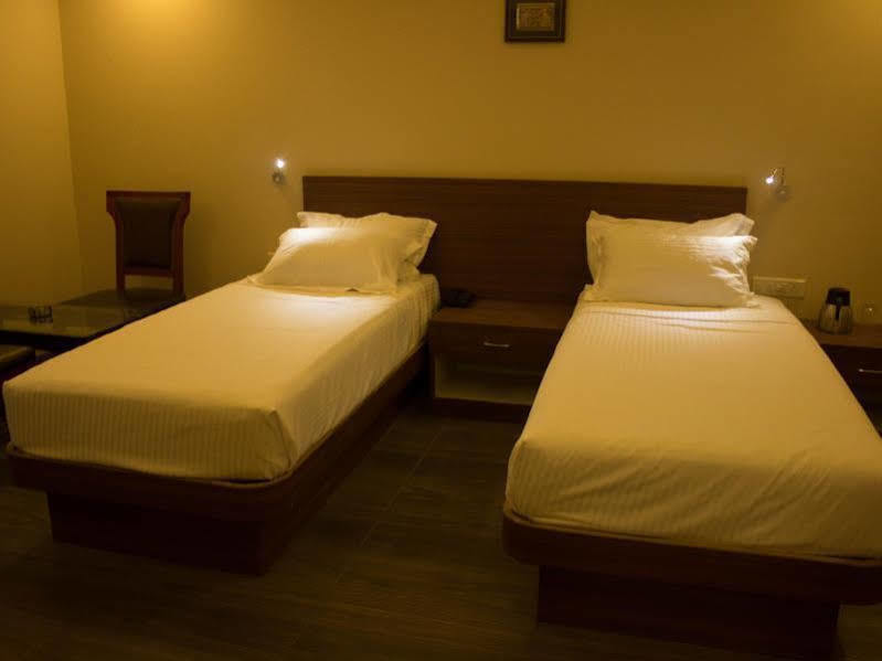 Treebo Bj'S By The Way Hotel Bhubaneswar Luaran gambar